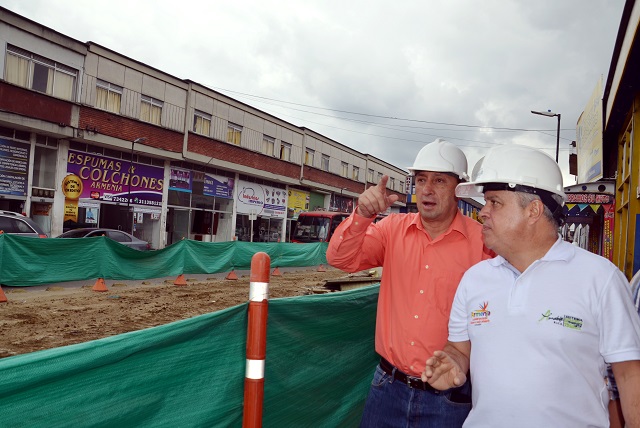 ALCALDE RECORRE OBRAS DE AMABLE 1