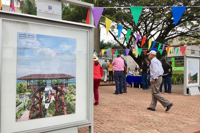 CESAR APERTURA OFICIAL EXPOSICION PLAZOLETA DE LA QUIND 2